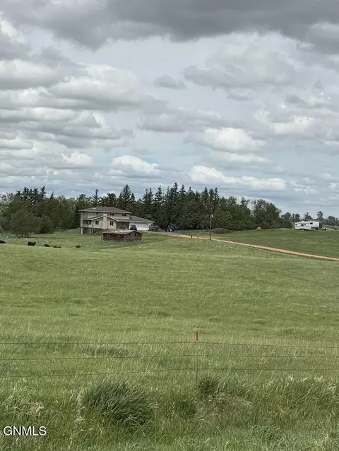 619 76th Ave SW, Dodge, ND 58625