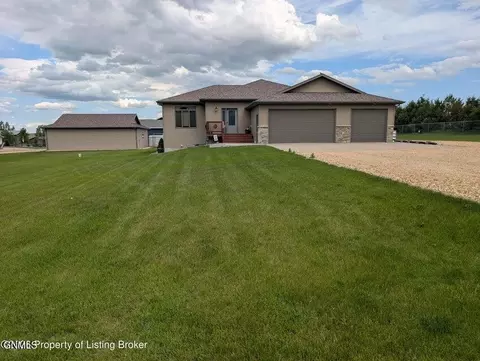 3688 115l Ave SW, Dickinson, ND 58601
