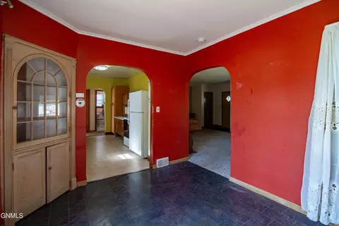 Entry Way - 103 Iowa Ave, Mott, ND 58646 photo 2 of 3
