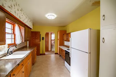 Kitchen - 103 Iowa Ave, Mott, ND 58646 photo 1 of 4