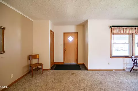 Entry Way - 103 Iowa Ave, Mott, ND 58646 photo 1 of 3