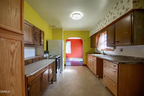 Kitchen - 103 Iowa Ave, Mott, ND 58646 photo 3 of 4