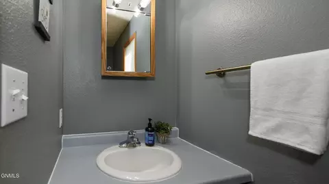 Bath - 6201 Sully Dr, Bismarck, ND 58504 photo 5 of 6