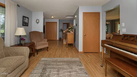 Entry Way - 6201 Sully Dr, Bismarck, ND 58504 photo 3 of 7