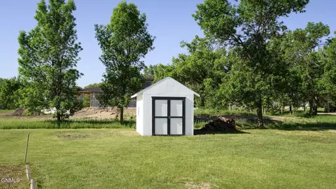 Exterior - 6201 Sully Dr, Bismarck, ND 58504 photo 2 of 7