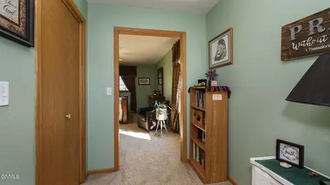 Entry Way - 6201 Sully Dr, Bismarck, ND 58504 photo 6 of 7