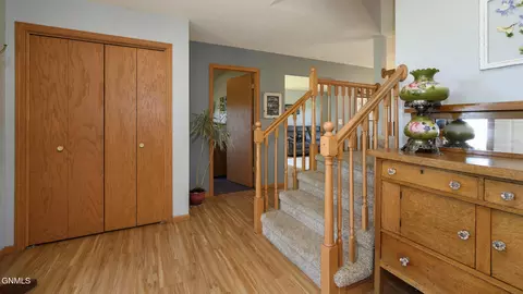 Entry Way - 6201 Sully Dr, Bismarck, ND 58504 photo 2 of 7