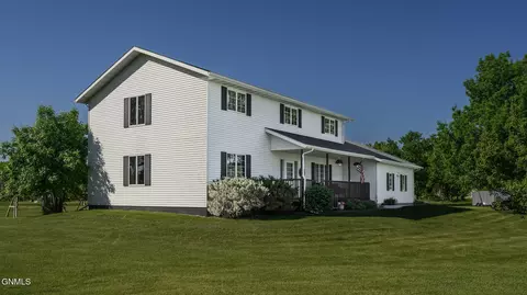 Exterior - 6201 Sully Dr, Bismarck, ND 58504 photo 4 of 7