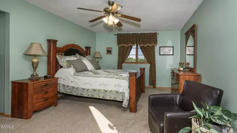 Bedroom - 6201 Sully Dr, Bismarck, ND 58504 photo 6 of 7