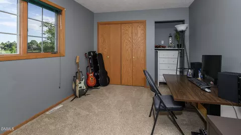 Bedroom - 6201 Sully Dr, Bismarck, ND 58504 photo 1 of 7