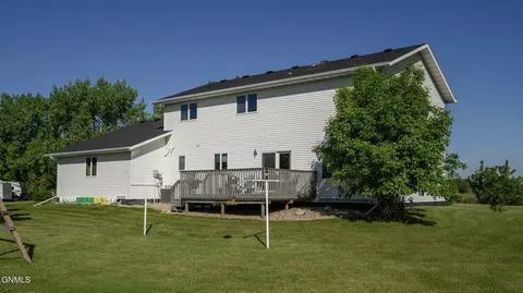 Exterior - 6201 Sully Dr, Bismarck, ND 58504 photo 3 of 7