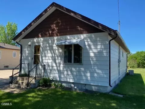317 3rd Ave NW, Beulah, ND 58523