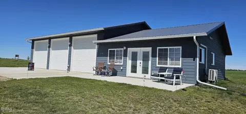 3558 Lakeshore Rd, Medina, ND 58467