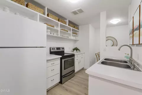 Kitchen - 902 4th Ave E, Williston, ND 58801 photo 5 of 6