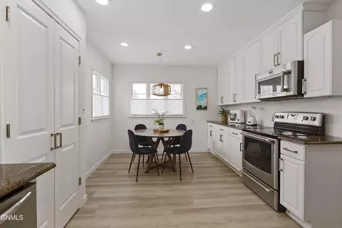 Kitchen - 902 4th Ave E, Williston, ND 58801 photo 1 of 6