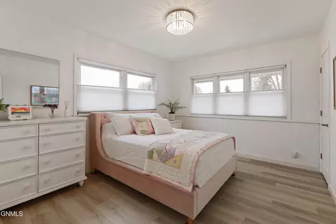 Bedroom - 902 4th Ave E, Williston, ND 58801 photo 3 of 6