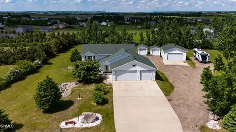 5900 Woodrow Dr, Bismarck, ND 58504