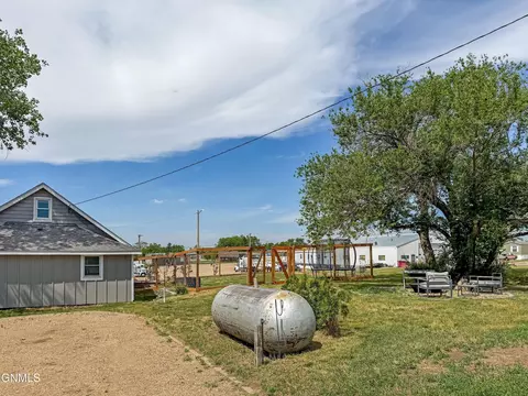 Exterior - 4 Hanks St, Grenora, ND 58845 photo 5 of 12