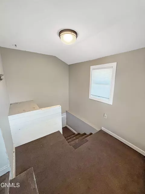 Entry Way - 4 Hanks St, Grenora, ND 58845 photo 1 of 4