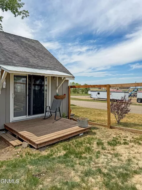 Exterior - 4 Hanks St, Grenora, ND 58845 photo 10 of 12