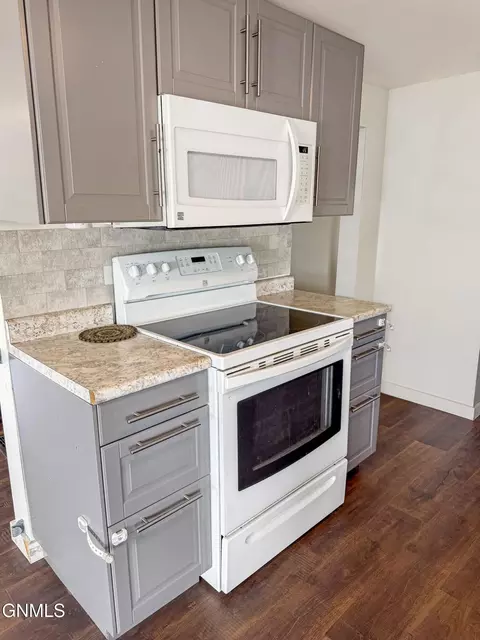 Kitchen - 4 Hanks St, Grenora, ND 58845 photo 2 of 3