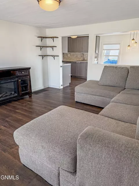Living - 4 Hanks St, Grenora, ND 58845 photo 3 of 4