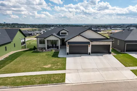 Exterior - 2115 Tule Ln, Bismarck, ND 58503 photo 5 of 15