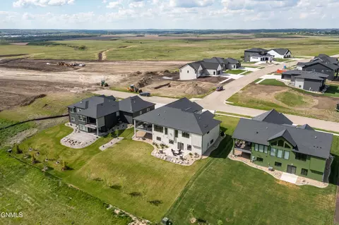View/Area - 2115 Tule Ln, Bismarck, ND 58503 photo 3 of 4