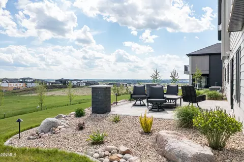 Exterior - 2115 Tule Ln, Bismarck, ND 58503 photo 10 of 15