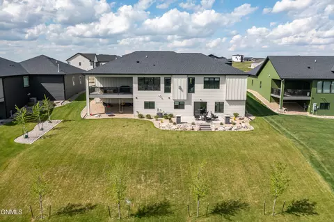 Exterior - 2115 Tule Ln, Bismarck, ND 58503 photo 14 of 15