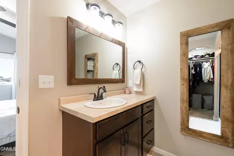 Bath - 3905 Trident Ct NW, Mandan, ND 58554 photo 1 of 3