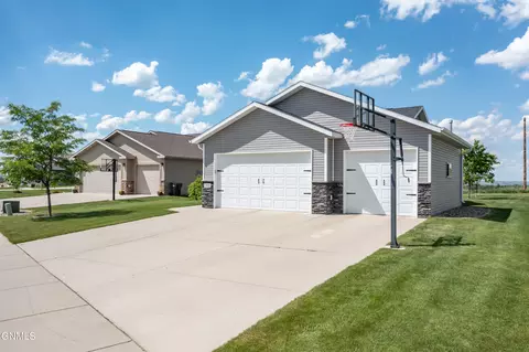 Exterior - 3905 Trident Ct NW, Mandan, ND 58554 photo 7 of 7