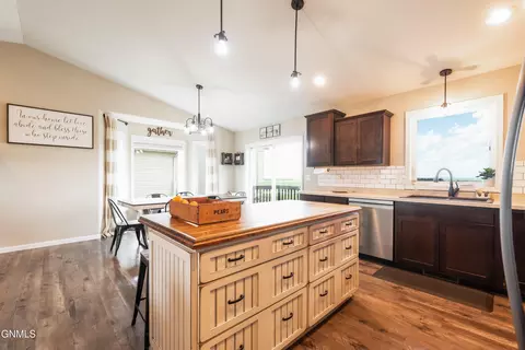Kitchen - 3905 Trident Ct NW, Mandan, ND 58554 photo 3 of 4