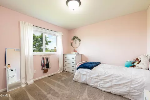 Bedroom - 3905 Trident Ct NW, Mandan, ND 58554 photo 4 of 5