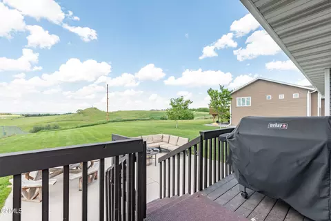 Exterior - 3905 Trident Ct NW, Mandan, ND 58554 photo 3 of 7