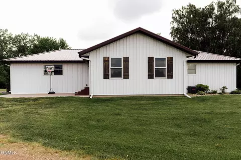 5344 1st St SE, Sykeston, ND 58486