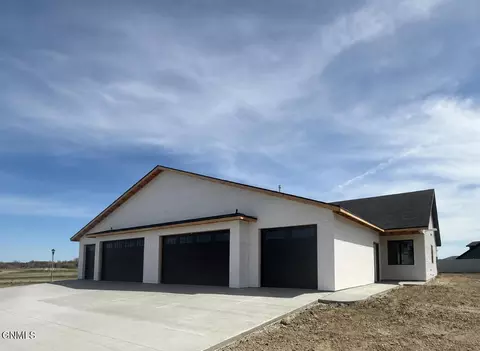 219 Kamrose Dr, Bismarck, ND 58504