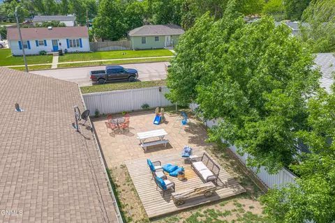 Exterior - 1414 6th St W, Williston, ND 58801 photo 3 of 8
