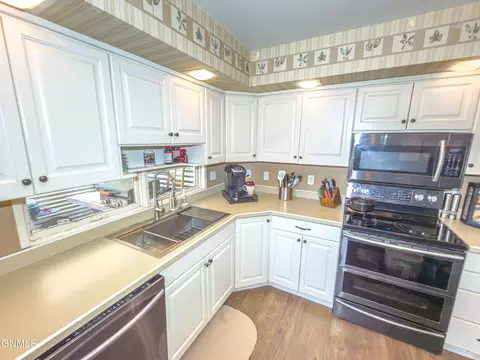 Kitchen - 1414 6th St W, Williston, ND 58801 photo 2 of 8