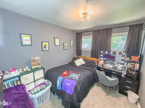 Bedroom - 1414 6th St W, Williston, ND 58801 photo 1 of 8