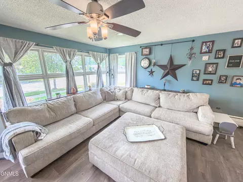 Living - 1414 6th St W, Williston, ND 58801 photo 2 of 3