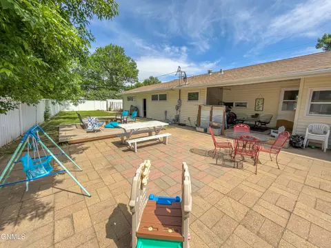 Exterior - 1414 6th St W, Williston, ND 58801 photo 5 of 8