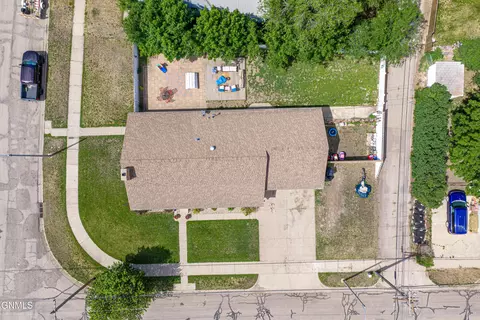 View/Area - 1414 6th St W, Williston, ND 58801 photo 2 of 2