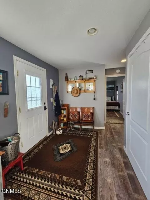 Entry Way - 6 4th Ave E, Mobridge, SD 57601 photo 1 of 1
