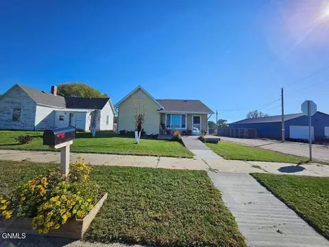 Exterior - 6 4th Ave E, Mobridge, SD 57601 photo 7 of 7