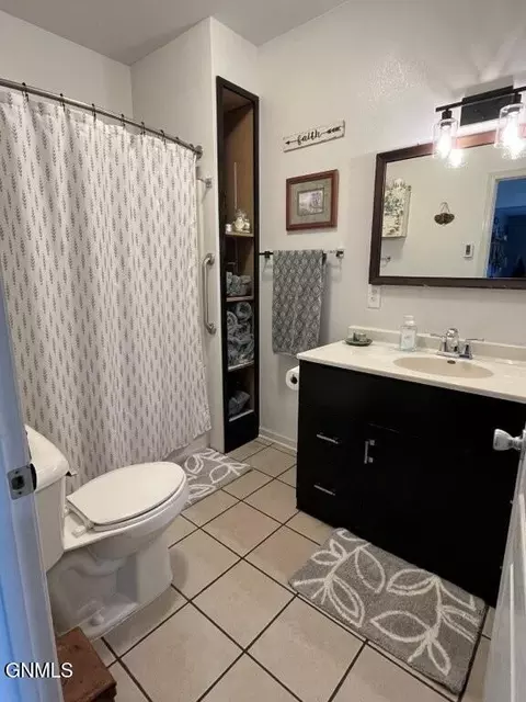 Bath - 6 4th Ave E, Mobridge, SD 57601 photo 1 of 2