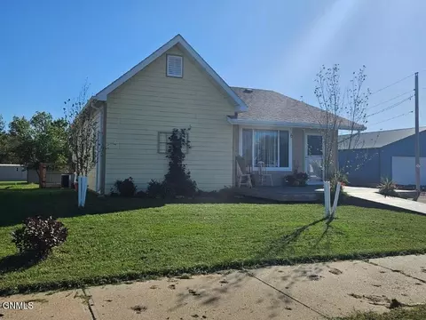 Exterior - 6 4th Ave E, Mobridge, SD 57601 photo 6 of 7