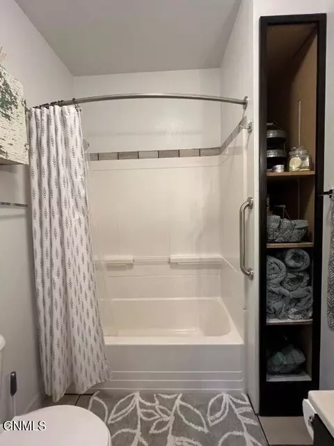 Bath - 6 4th Ave E, Mobridge, SD 57601 photo 2 of 2