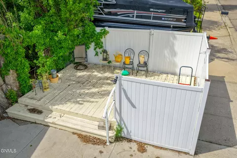 Exterior - 807 20th St E, Williston, ND 58801 photo 2 of 3