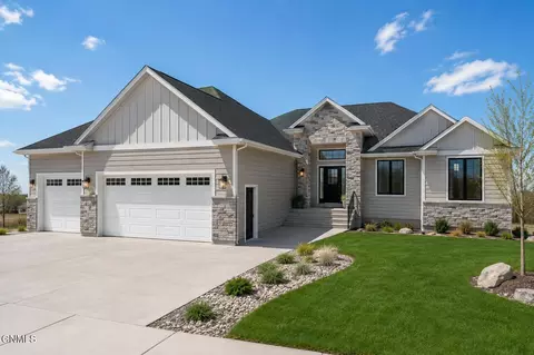 2619 Frisco Way, Bismarck, ND 58503